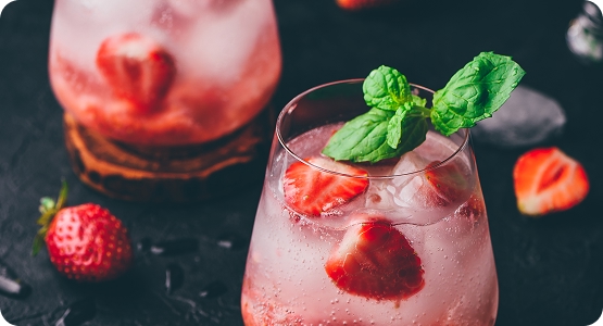 strawberry basil spritz